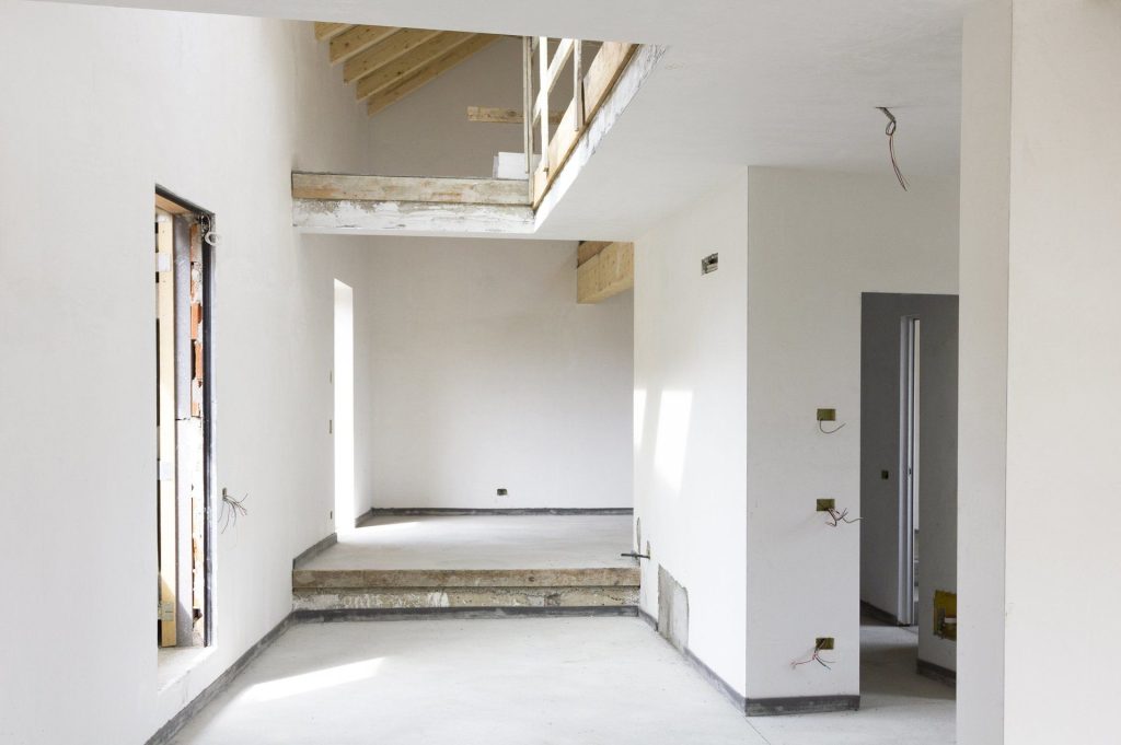 Intérieur d'une maison inachevée